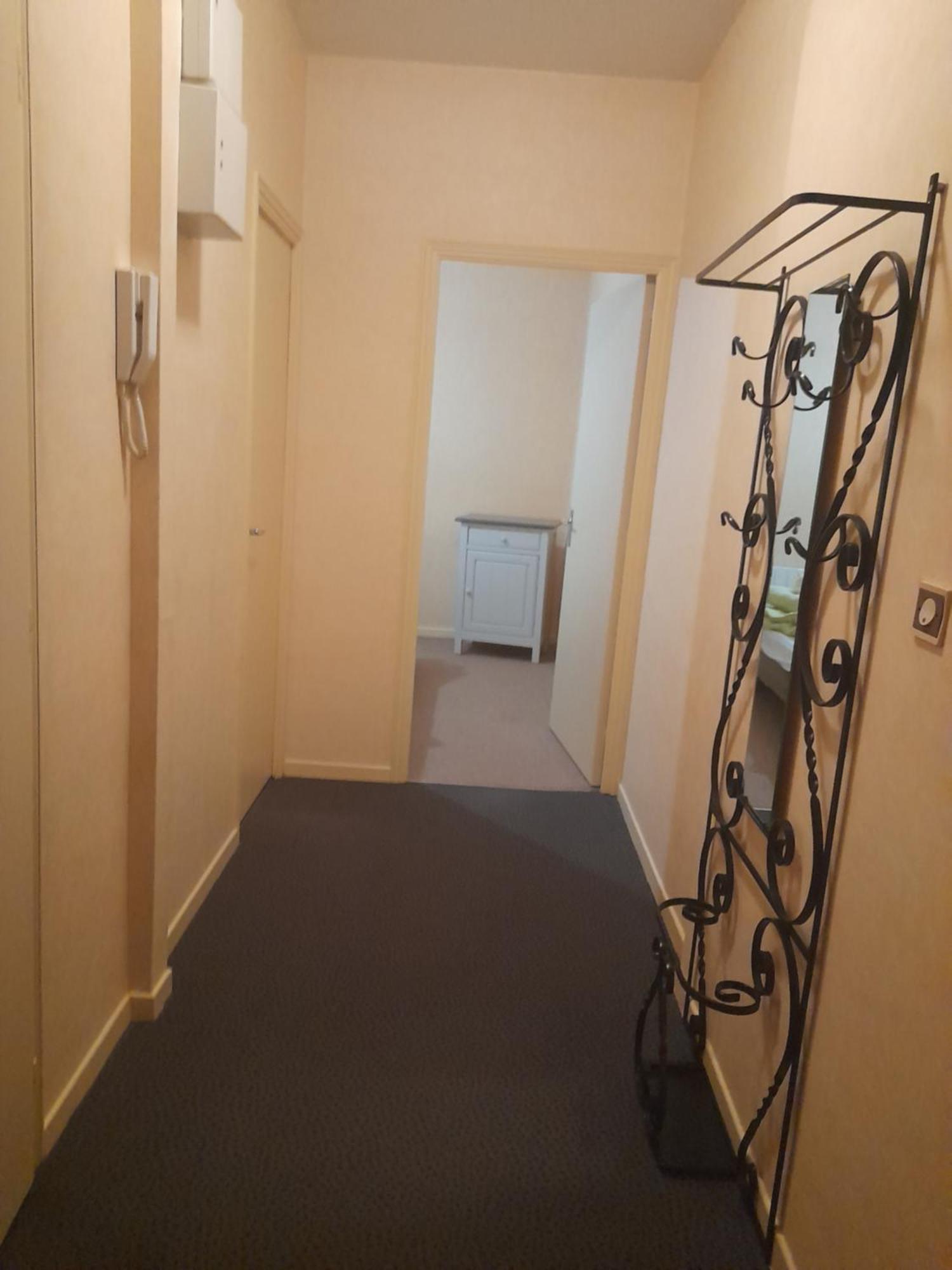 Appartement Du Pont De La Seine Troyes Bagian luar foto